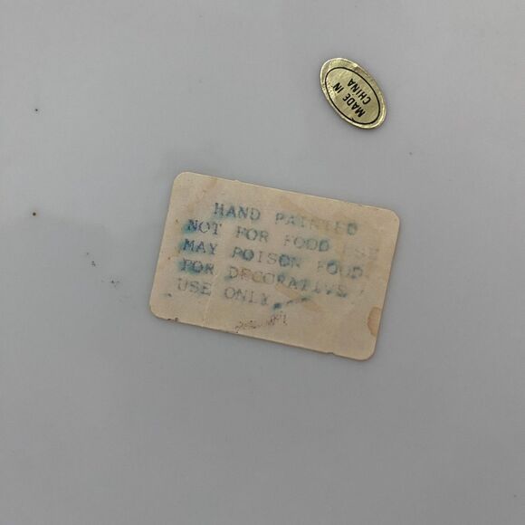 Vintage Chinese Porcelain Macau Hand Painted Lotus Flowers Plate 10" - Picture 3 of 8